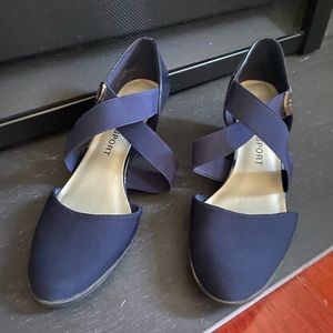 Extremely comfortable navy wedge sandals